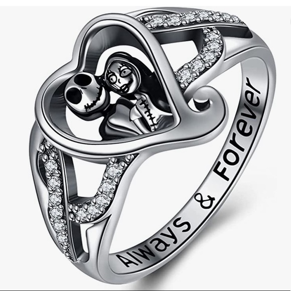 18k Diamond Nightmare Before Christmas Heart Ring - Picture 2 of 11
